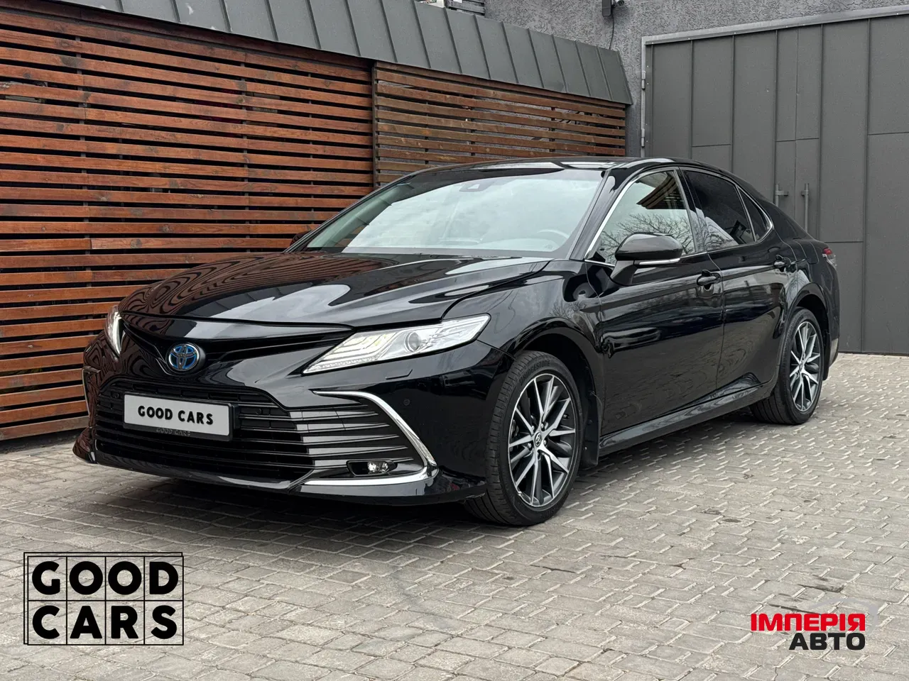 Toyota Camry - фото 3