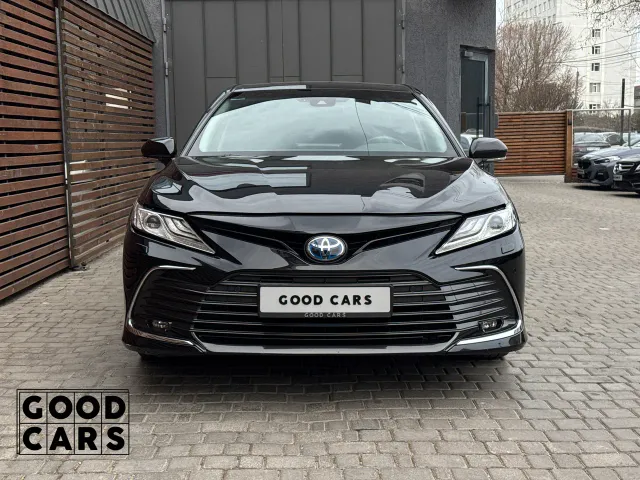 Toyota Camry - фото 2