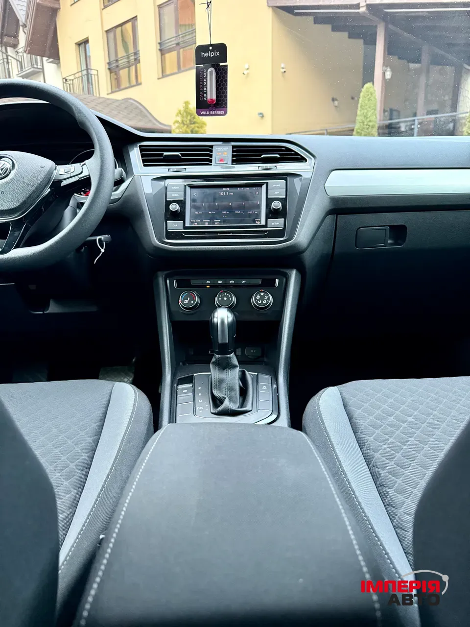 Volkswagen Tiguan - фото 32