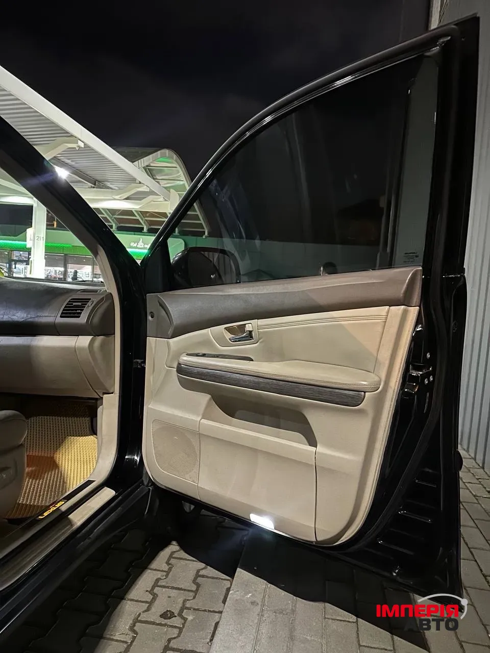 Lexus RX - фото 8