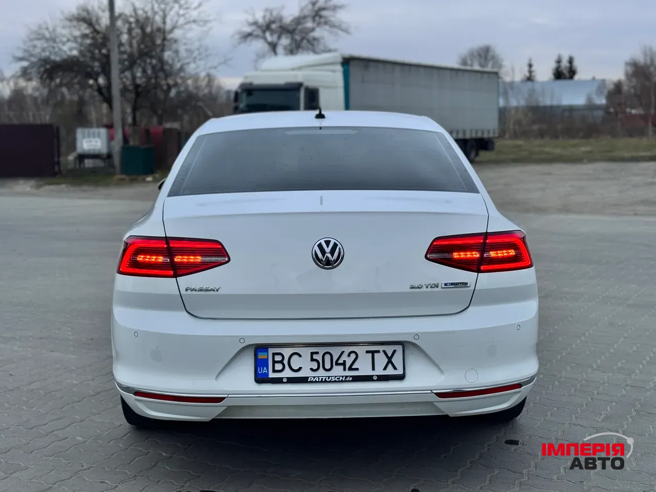 Volkswagen Passat - фото 6