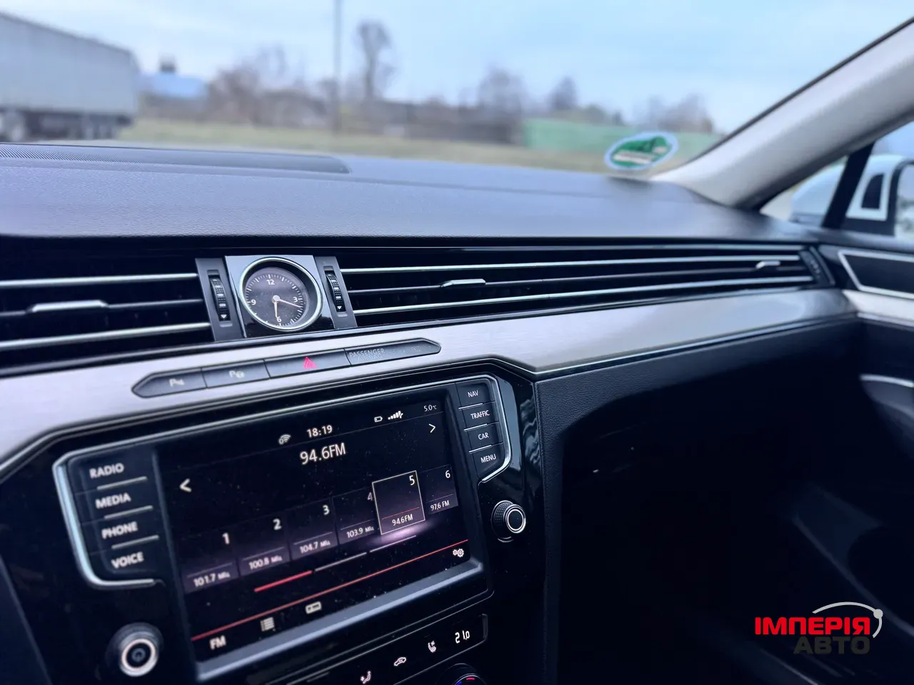 Volkswagen Passat - фото 16