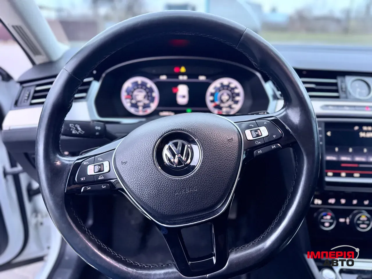 Volkswagen Passat - фото 12