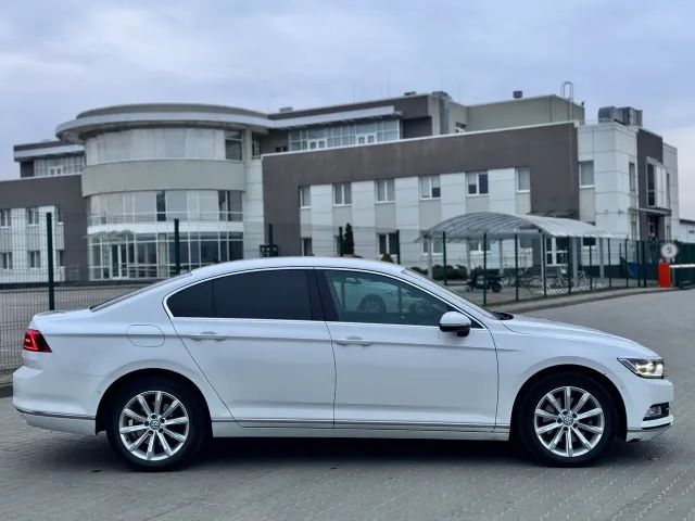 Volkswagen Passat - фото 4