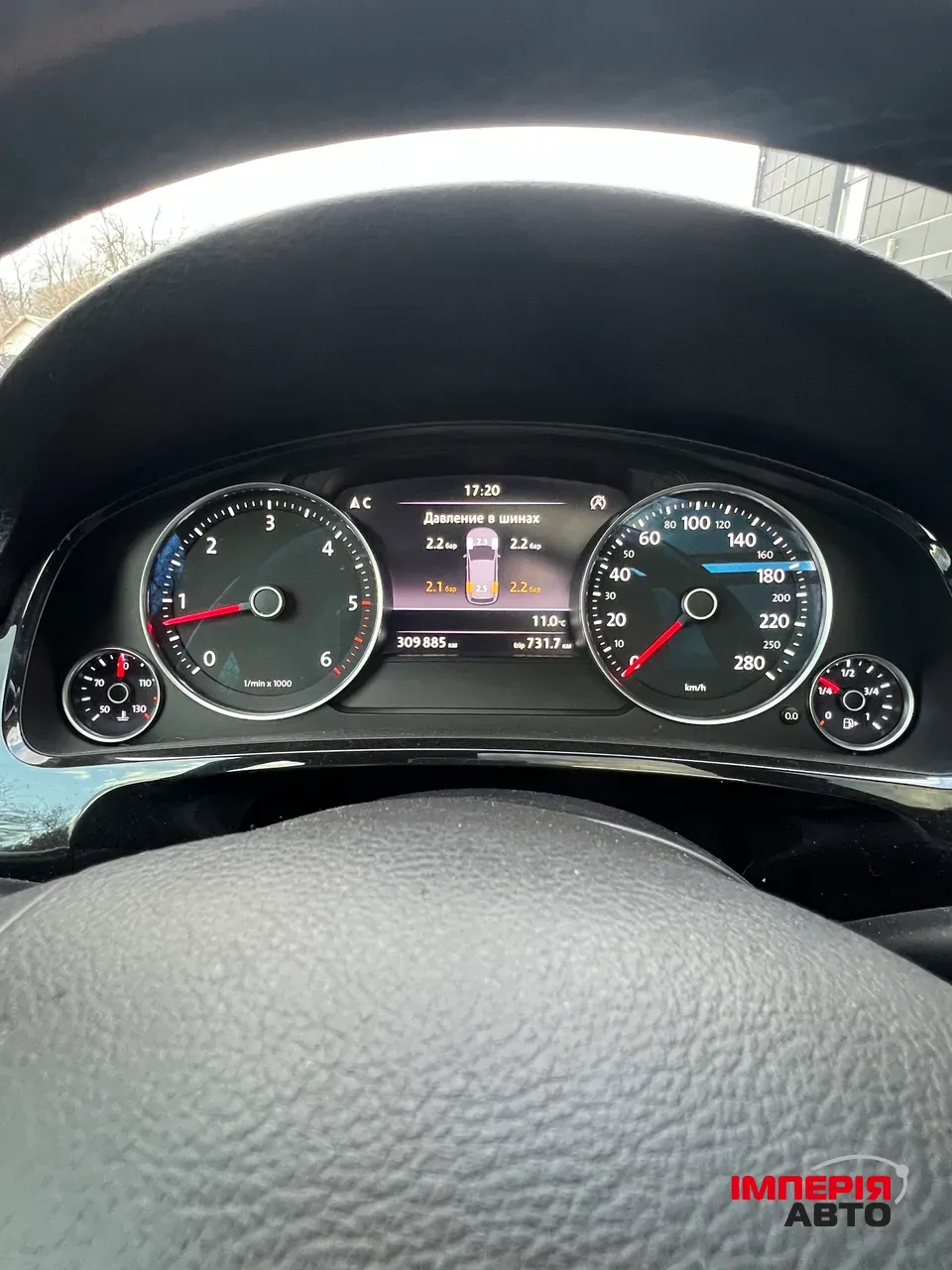 Volkswagen Touareg - фото 12