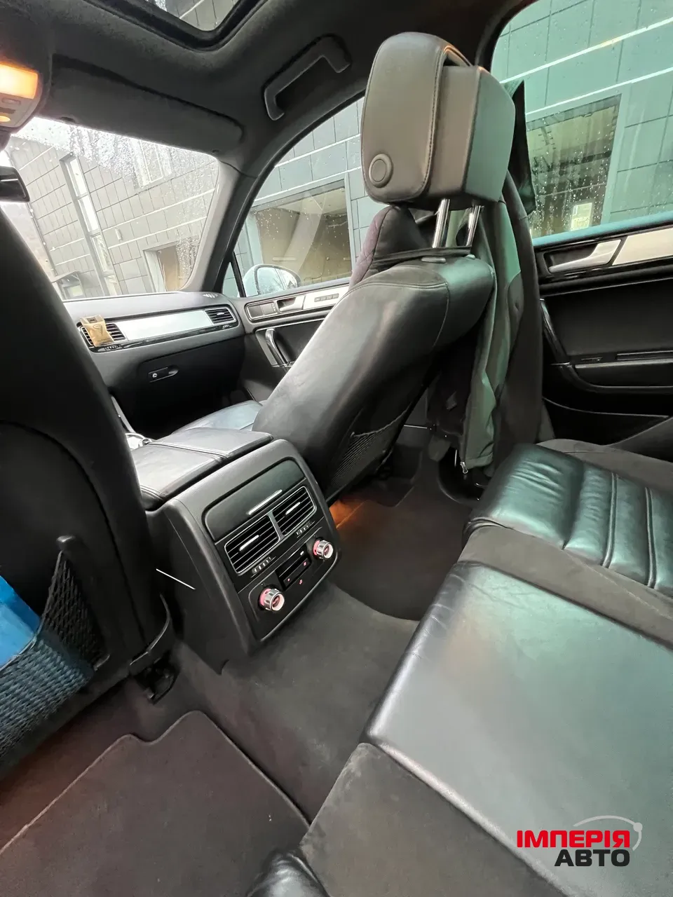 Volkswagen Touareg - фото 8