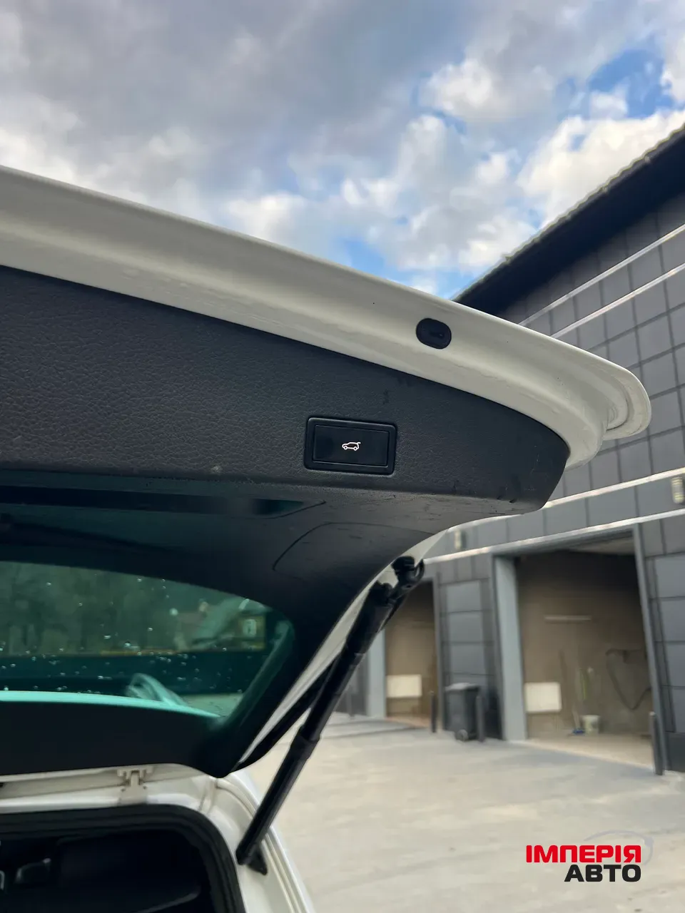 Volkswagen Touareg - фото 19