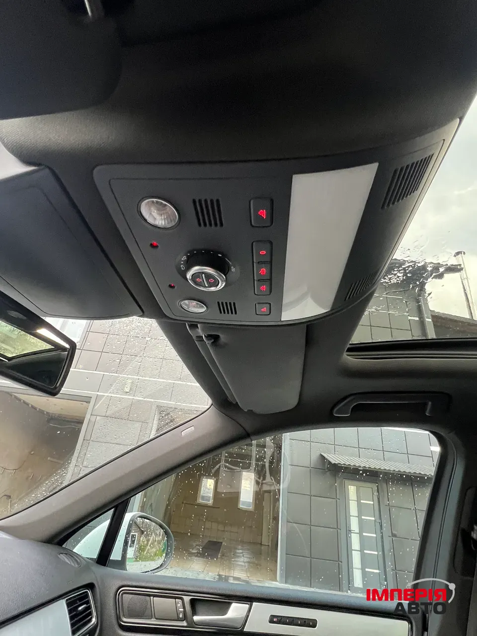 Volkswagen Touareg - фото 13