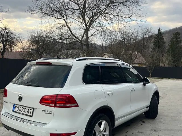 Volkswagen Touareg - фото 2