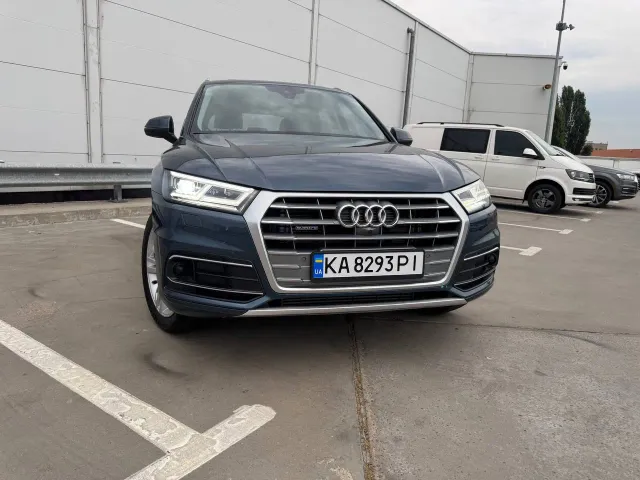 Audi Q5 - фото 1