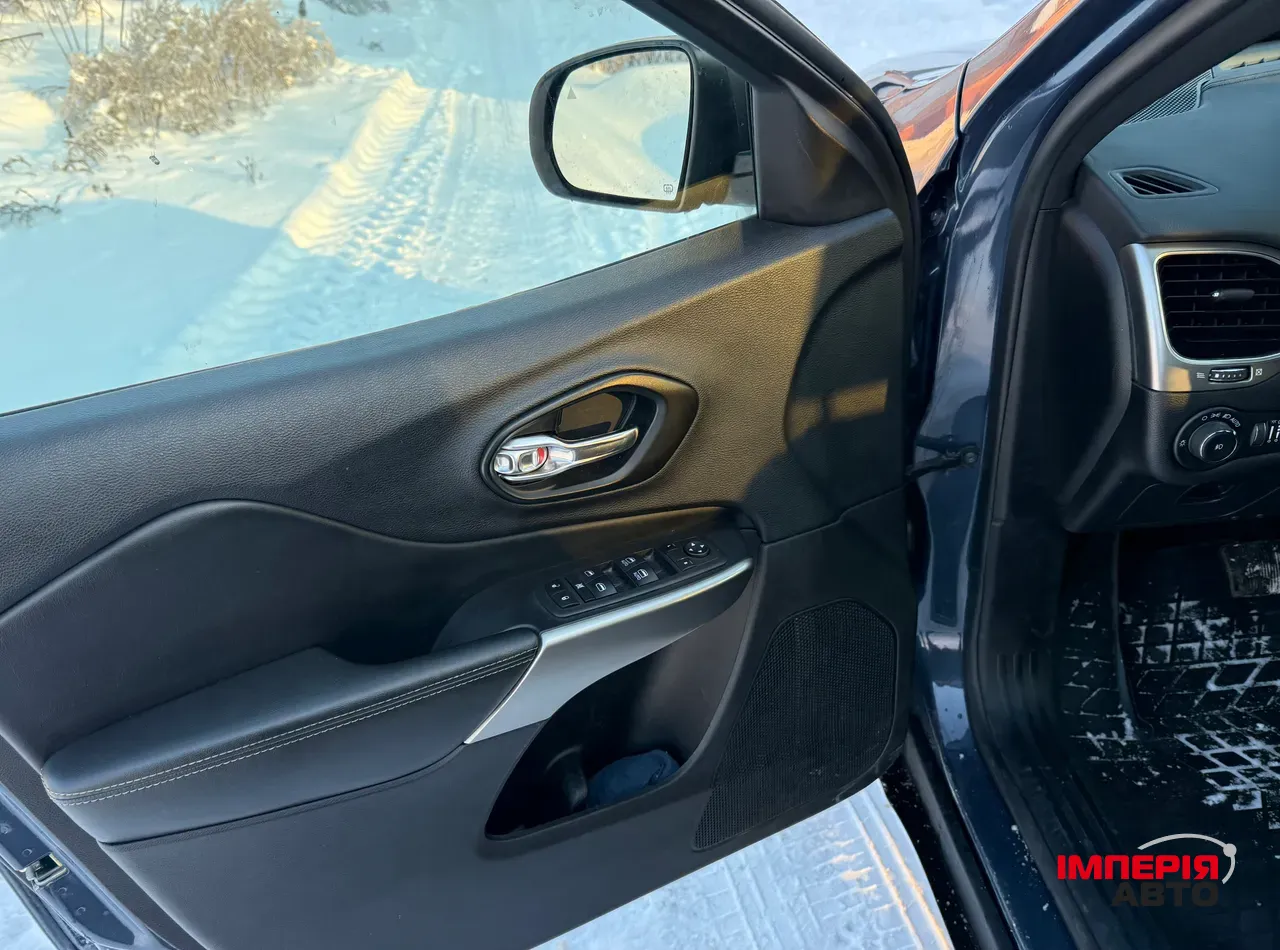 Jeep Cherokee - фото 17