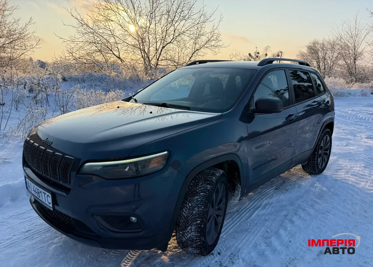 Jeep Cherokee - фото 1