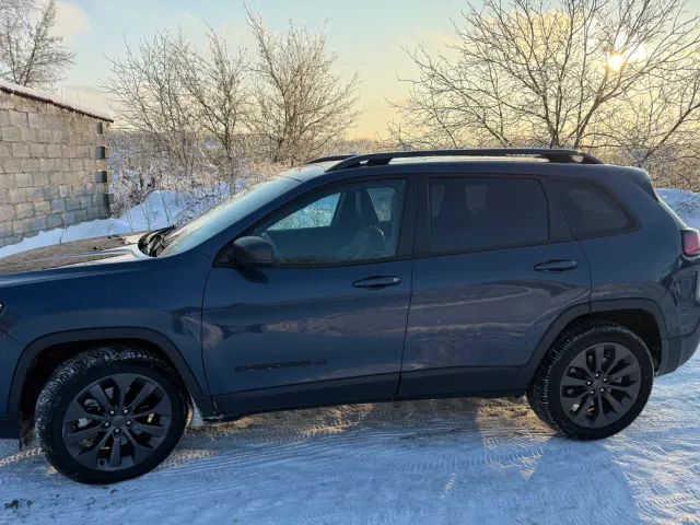 Jeep Cherokee - фото 5