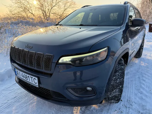 Jeep Cherokee - фото 2