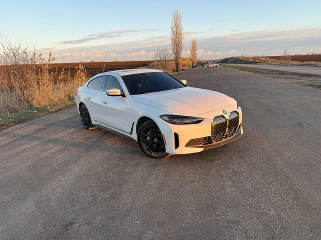 BMW i4 - фото 2