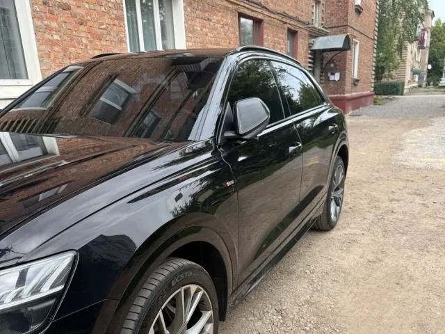 Audi Q8 - фото 5