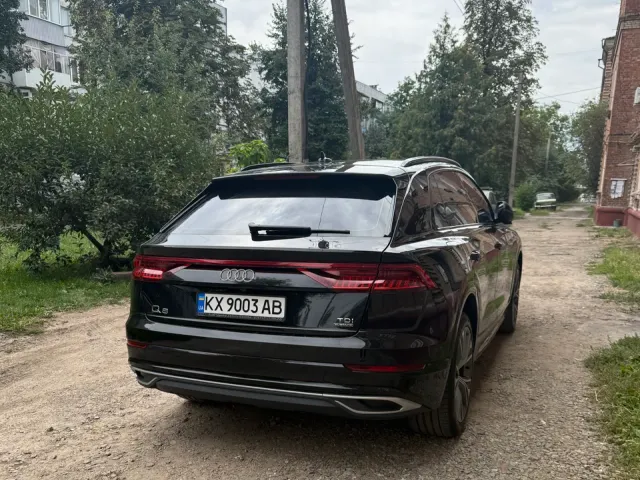 Audi Q8 - фото 1