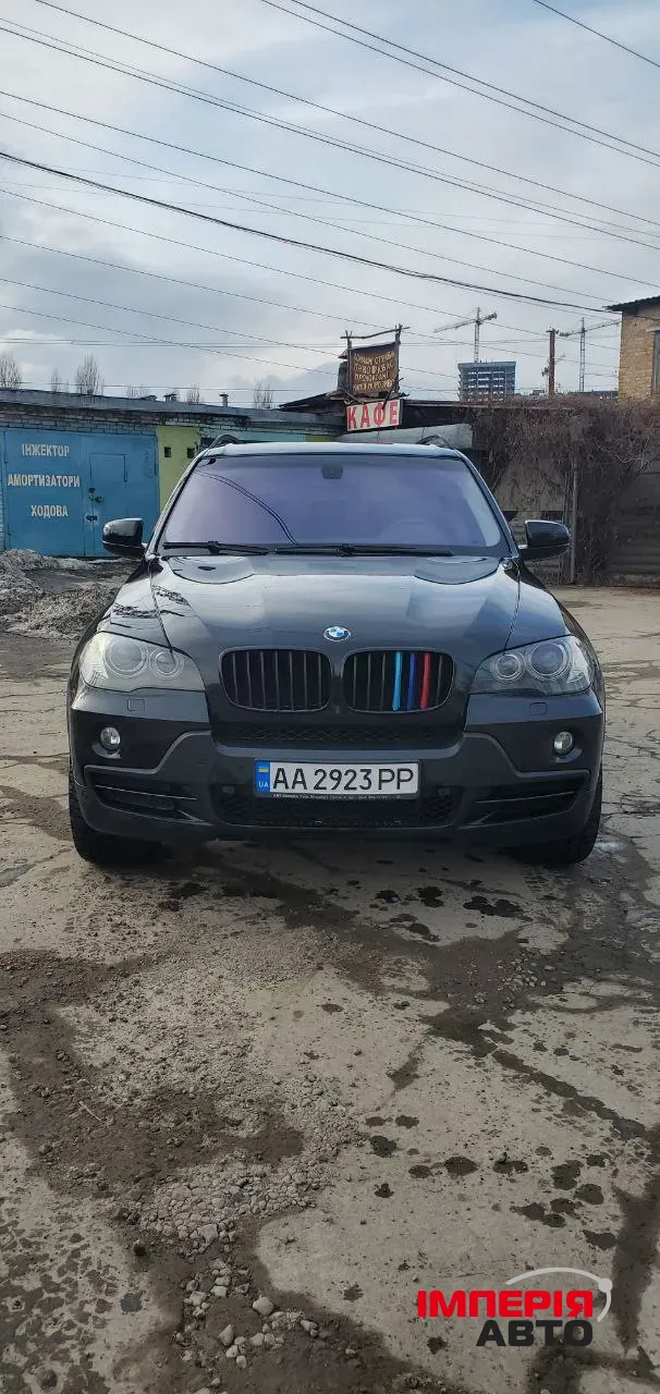 BMW X5 - фото 1