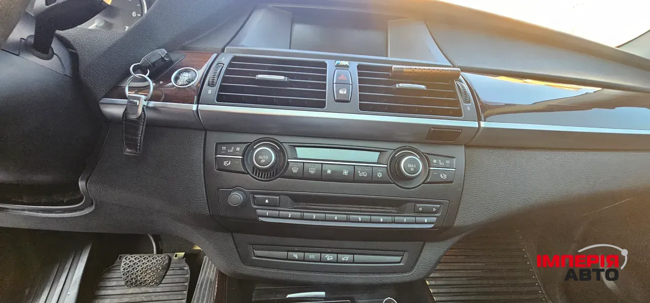 BMW X5 - фото 8