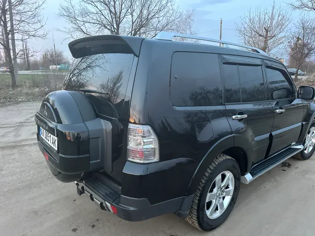 Mitsubishi Pajero - фото 3