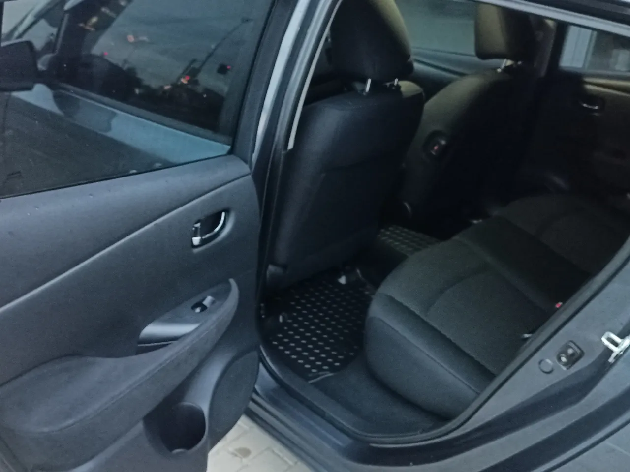 Nissan Leaf - фото 11