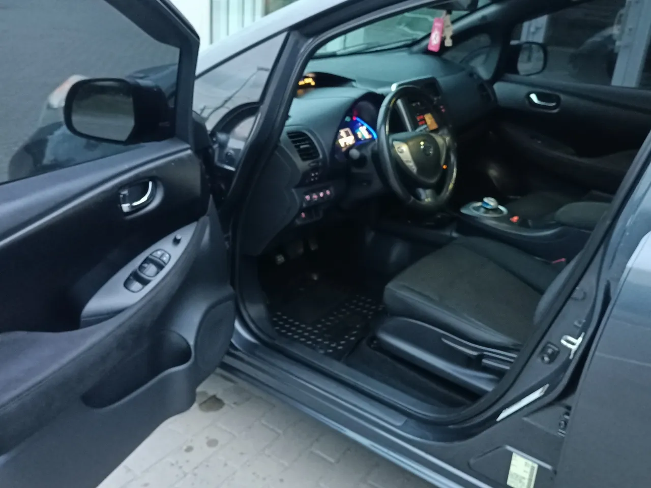 Nissan Leaf - фото 10