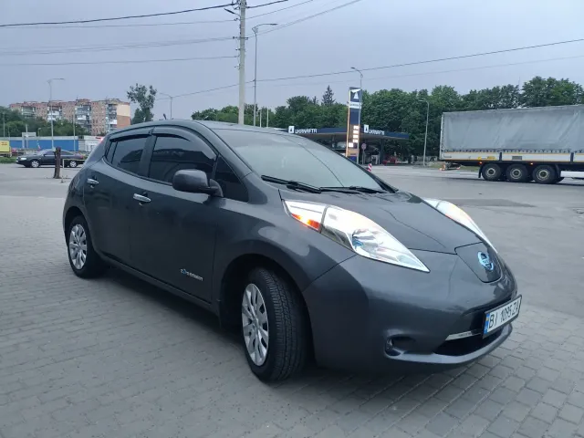 Nissan Leaf - фото 1