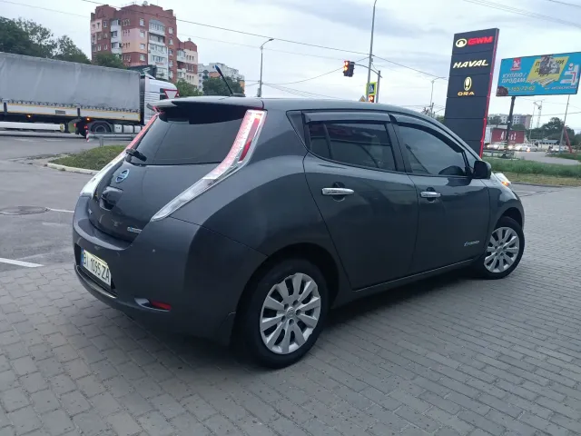 Nissan Leaf - фото 5