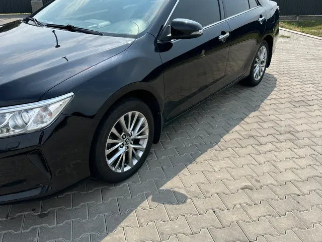 Toyota Camry - фото 4