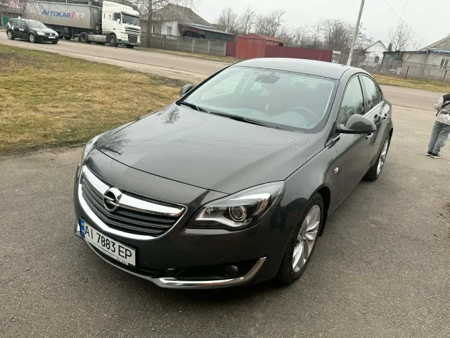 Opel Insignia - фото 1
