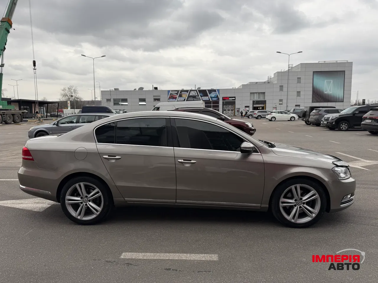 Volkswagen Passat - фото 12