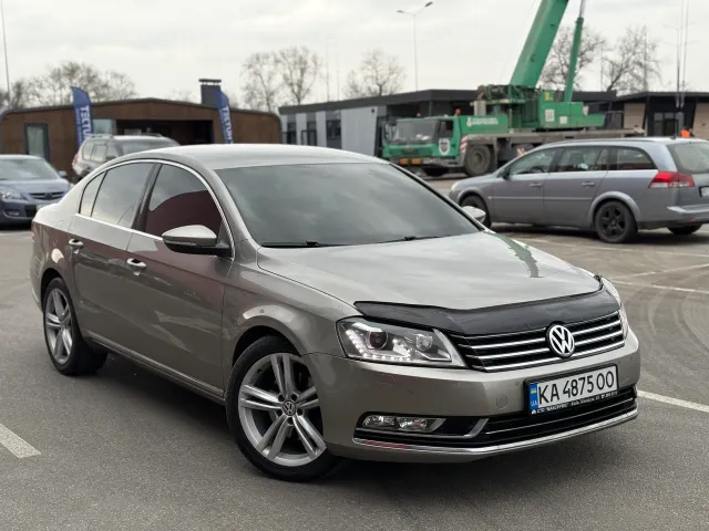 Volkswagen Passat - фото 2