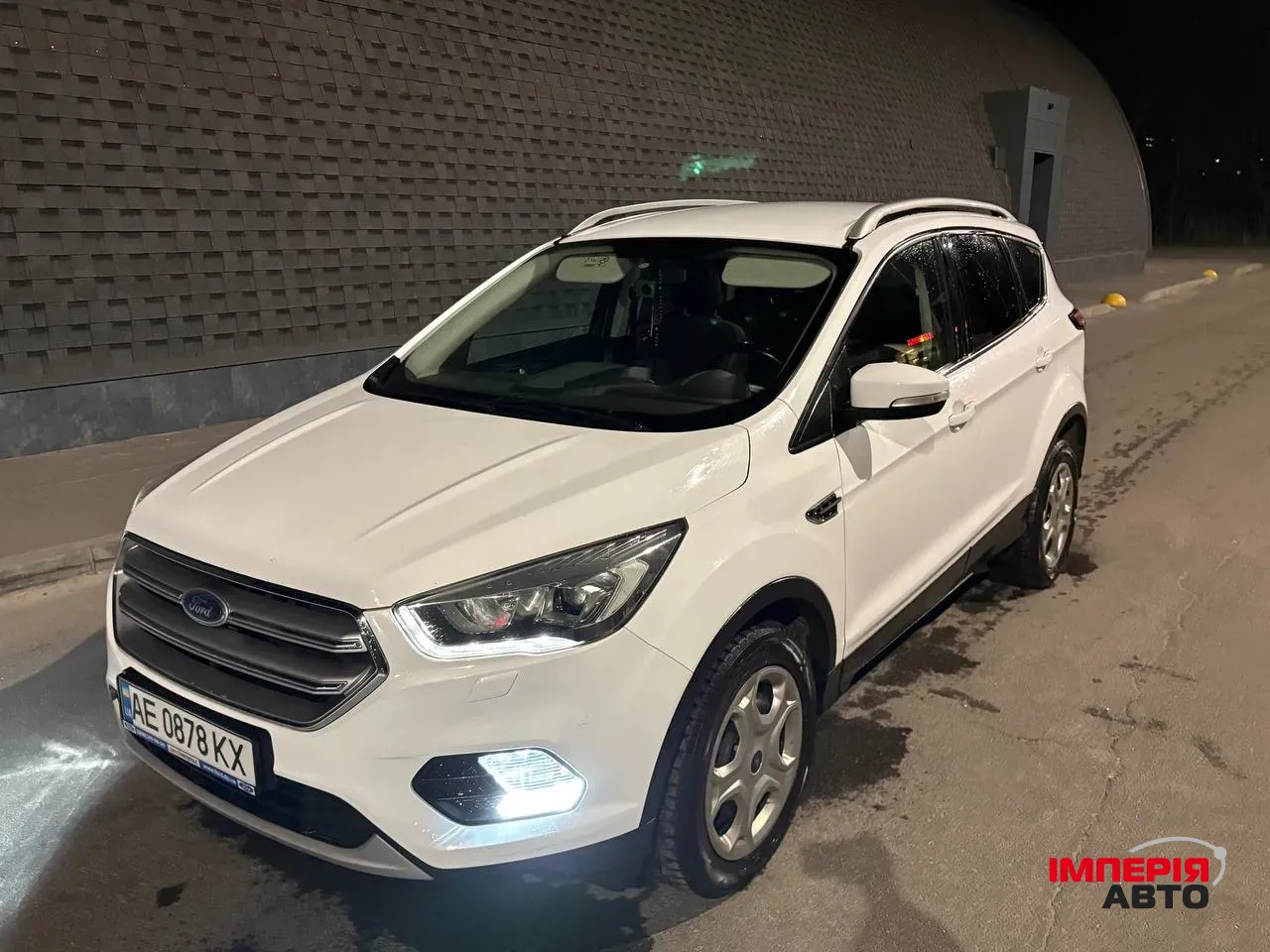 Ford Kuga - фото 1