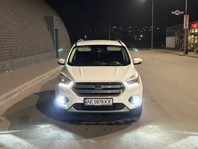 Ford Kuga - фото 3