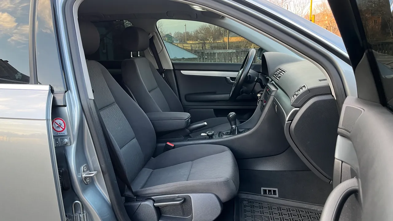 Audi A4 - фото 23