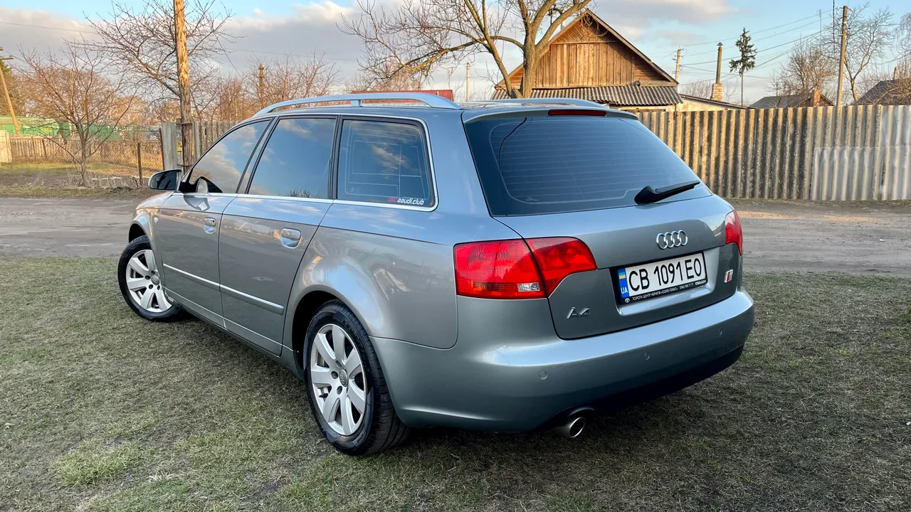 Audi A4 - фото 10