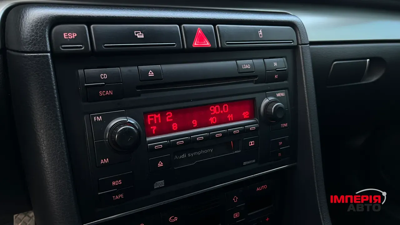 Audi A4 - фото 15