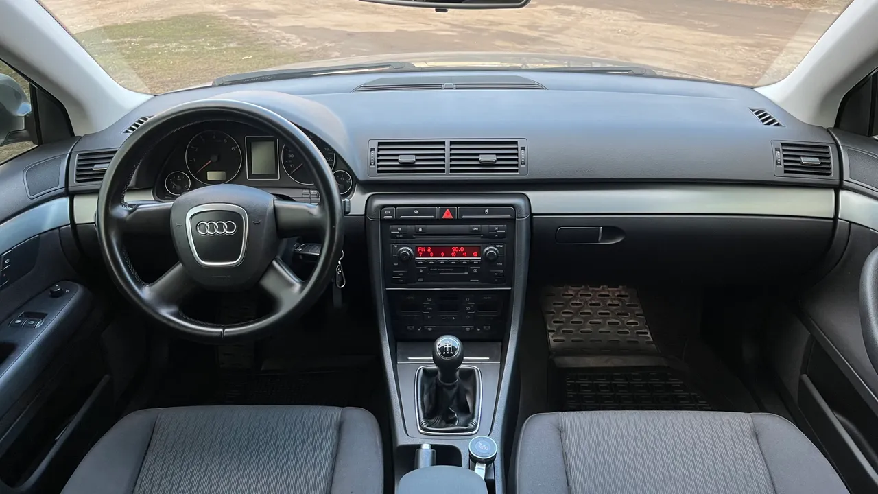 Audi A4 - фото 18