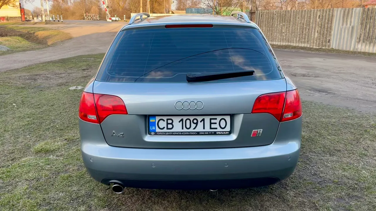 Audi A4 - фото 7