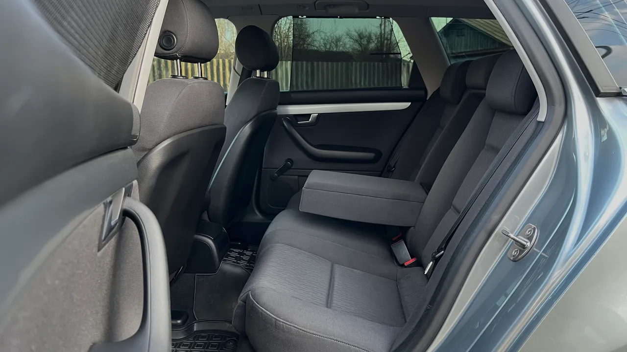 Audi A4 - фото 25