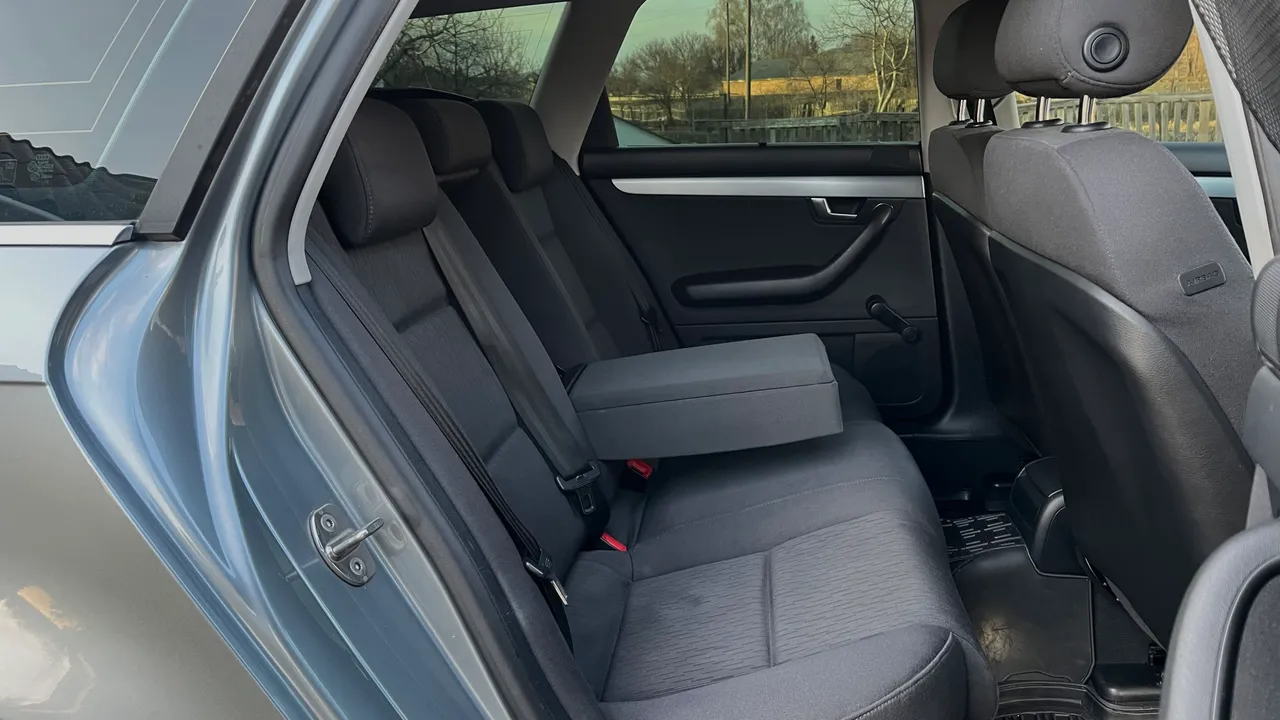 Audi A4 - фото 28