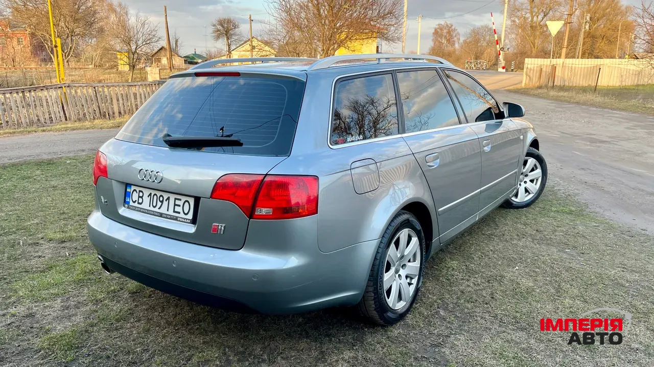 Audi A4 - фото 5