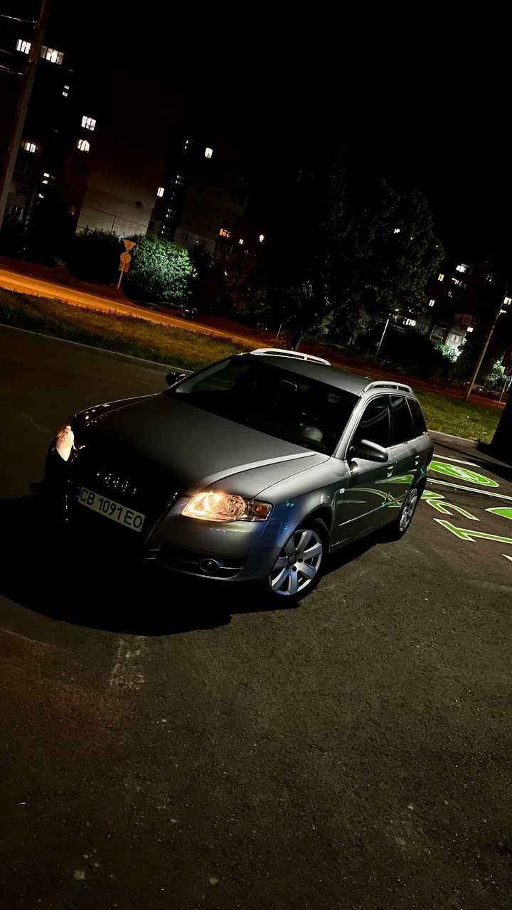 Audi A4 - фото 1