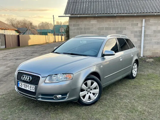 Audi A4 - фото 2