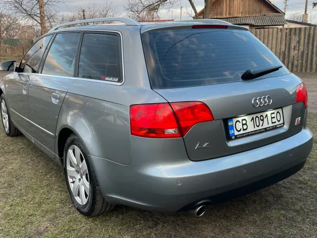 Audi A4 - фото 4