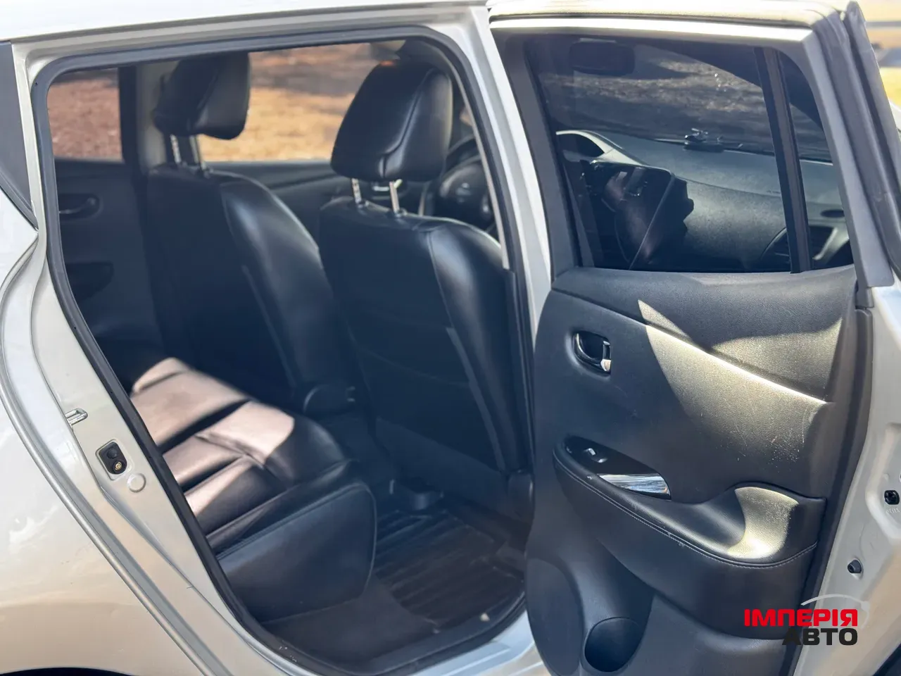 Nissan Leaf - фото 8