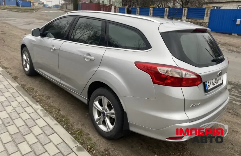 Ford Focus - фото 3