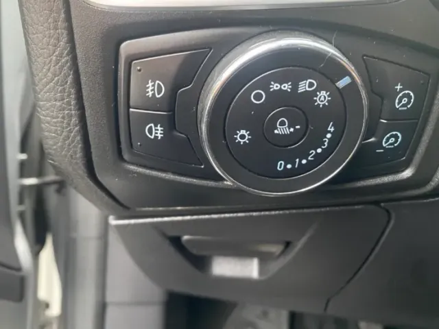 Ford Focus - фото 5