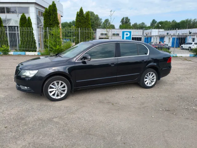Skoda Superb - фото 4