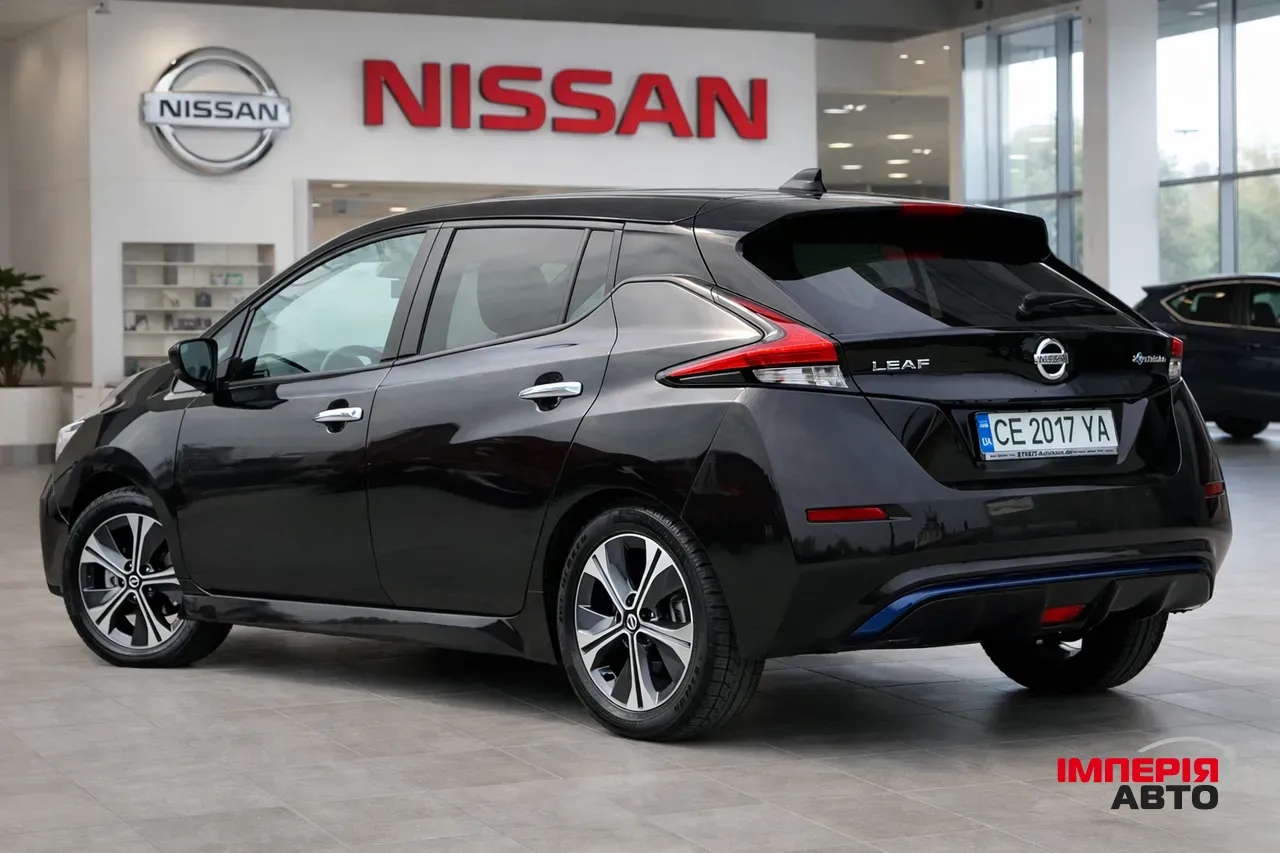 Nissan Leaf - фото 2